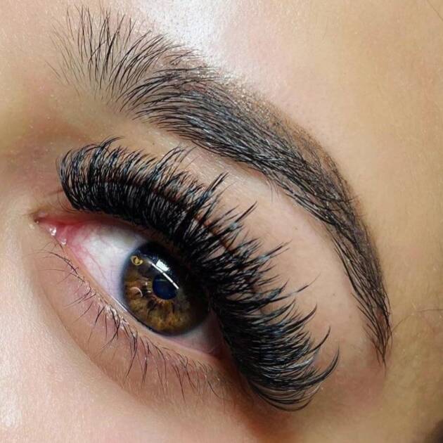 VOLUME LASH EXTENSION